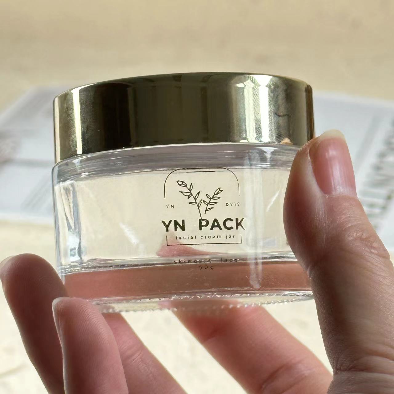 つや消しガラスコスメティックジャー,ゴールドキャップ,コスメ - Luxury Skincare Jars のレビューと価格