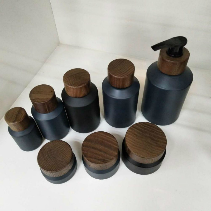 60個入り 120ml ブラックマットガラスクリームジャー  - Luxury Skincare Jars のレビューと価格
